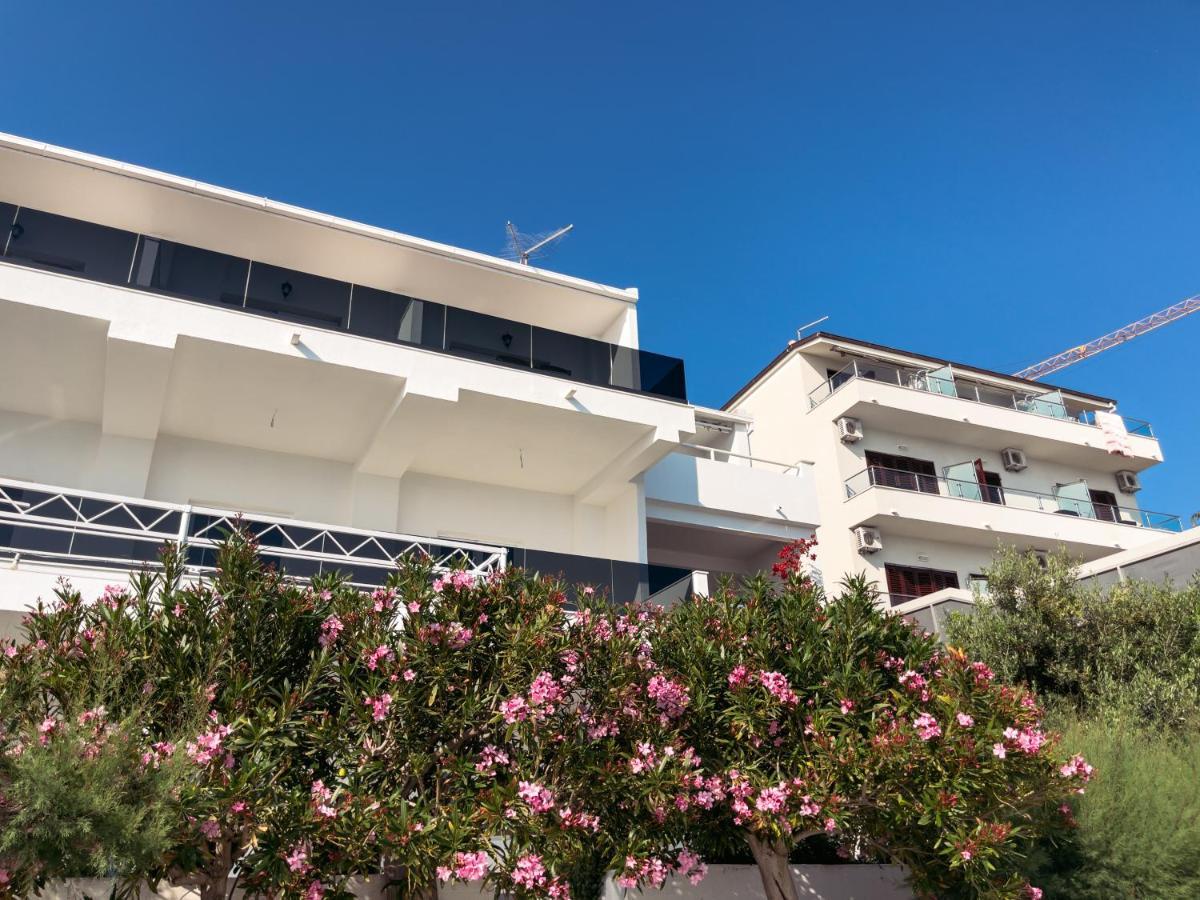 Apartments Goro Podstrana Exterior photo