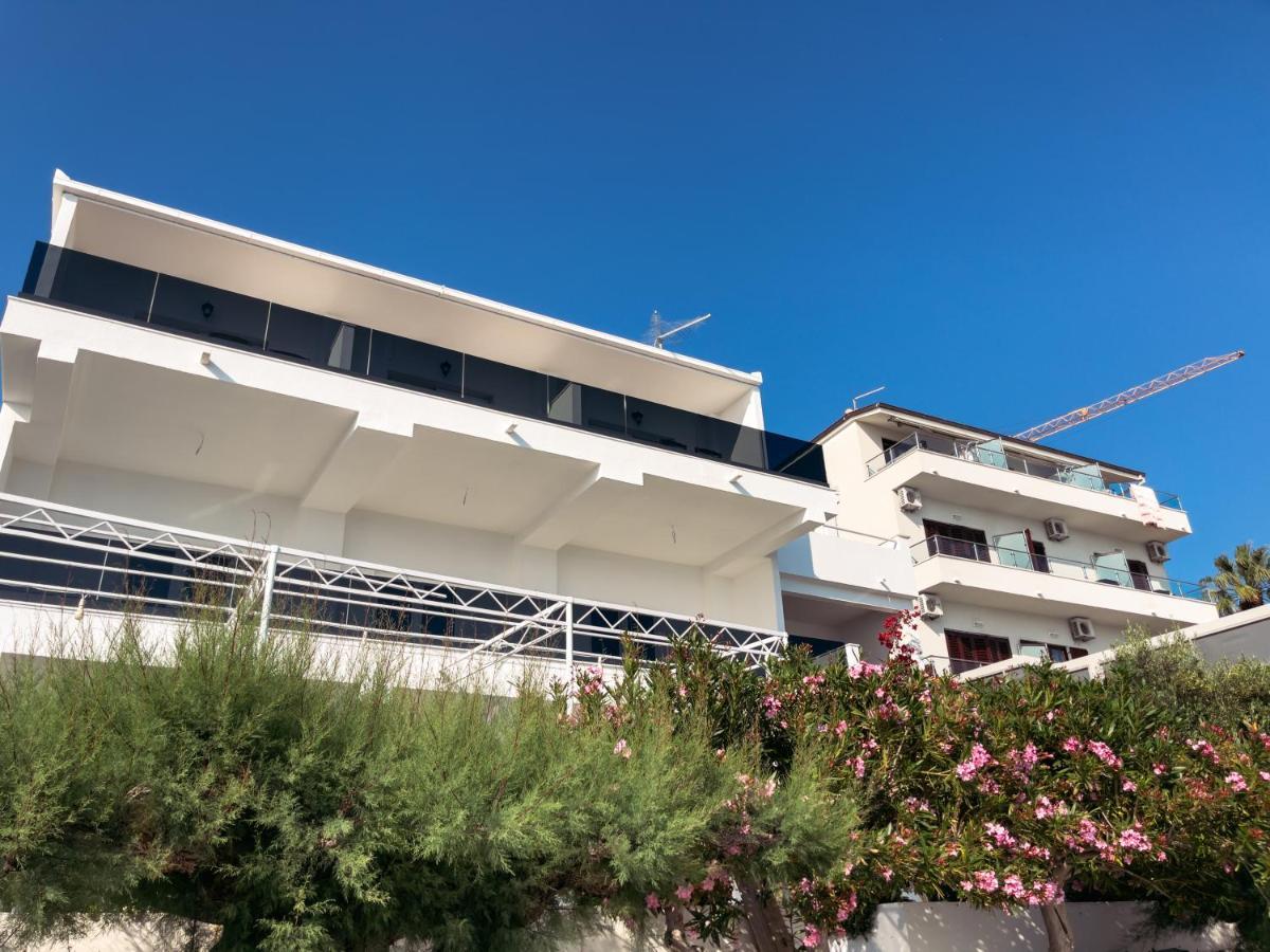 Apartments Goro Podstrana Exterior photo